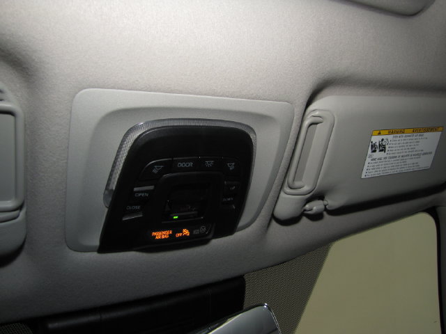 Used 2026 Toyota Corolla Cross XLE w/ Convenience Package FWD image 31