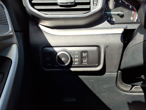 Used 2023 Ford Explorer XLT w/ Equipment Group 202A image 17