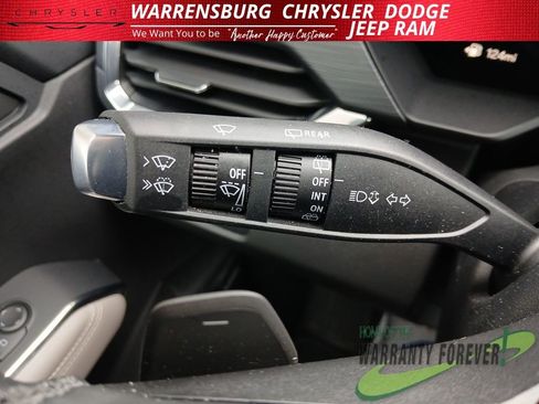 Used 2026 GMC Acadia Elevation w/ Elevation Premium Package AWD/4WD image 22