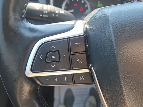 Used 2023 Toyota Highlander XLE image 18