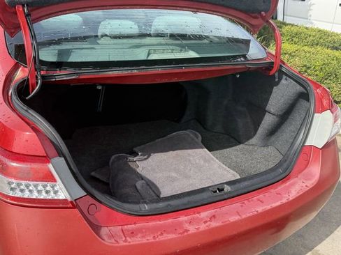 Used 2010 Toyota Camry LE FWD image 21