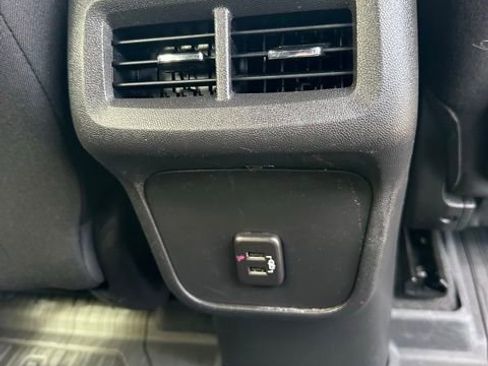 Used 2023 GMC Terrain SLE w/ Driver Convenience Package image 35