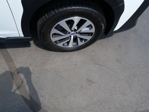 Used 2023 Subaru Outback Premium AWD/4WD image 34