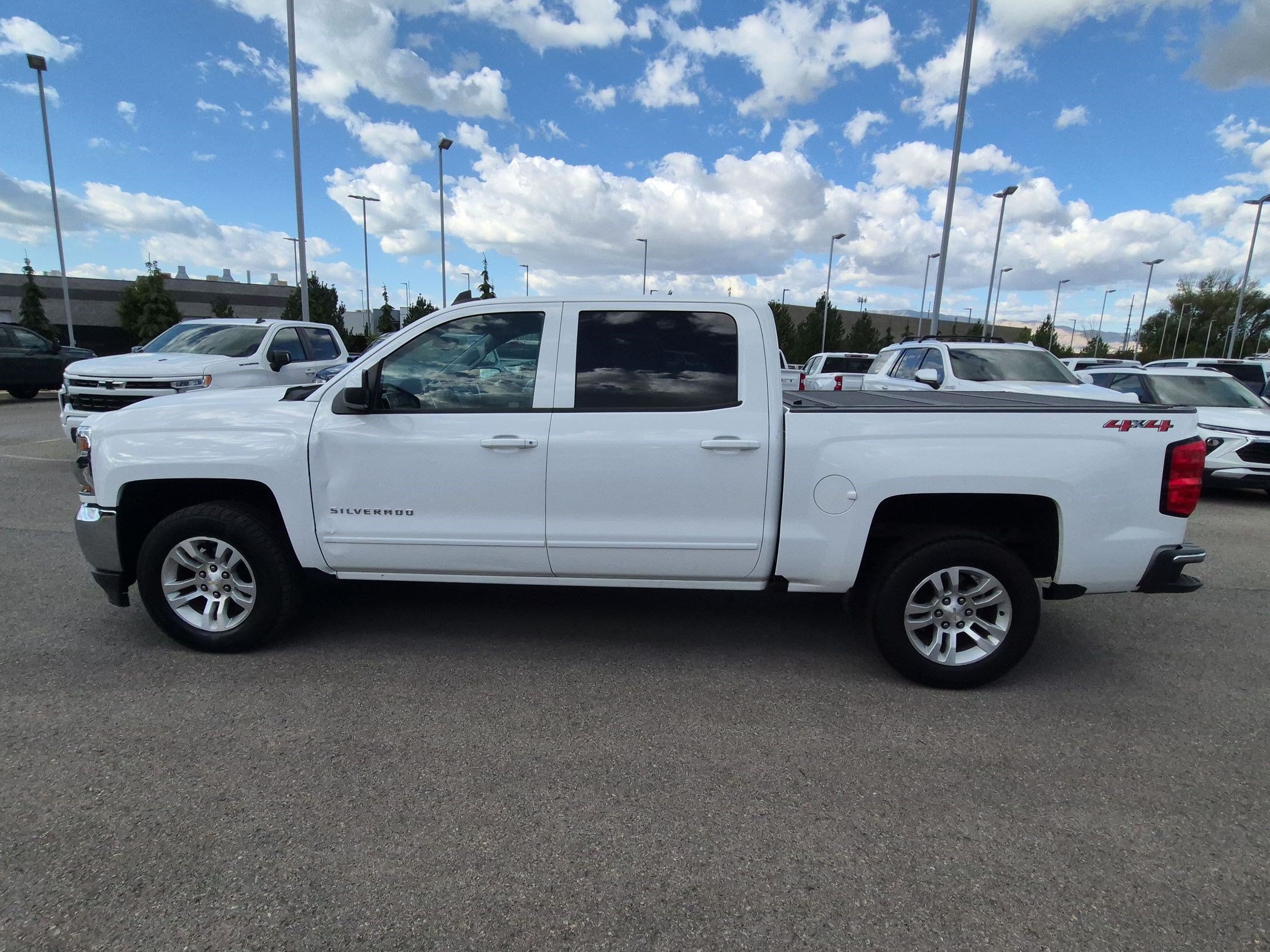 Used 2018 Chevrolet Silverado 1500 LT w/ All Star Edition AWD/4WD image 7
