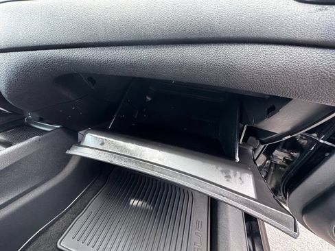 Used 2017 Nissan Rogue AWD image 31