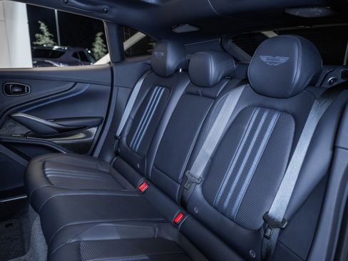 Used 2025 Aston Martin DBX 707 image 16