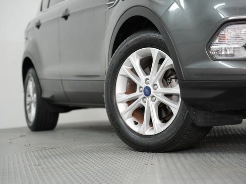 Used 2018 Ford Escape SE image 18