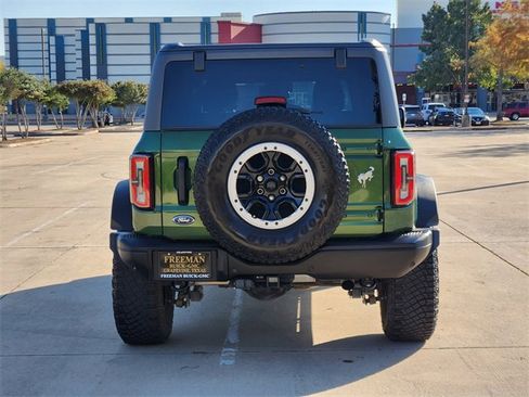 Used 2022 Ford Bronco Badlands image 6