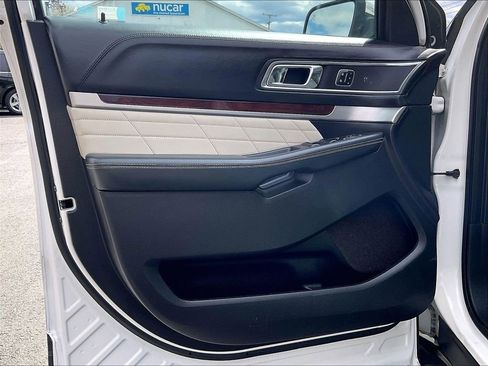 Used 2017 Ford Explorer Platinum AWD/4WD image 9