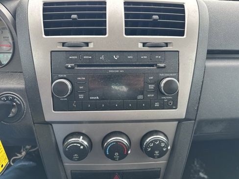 Used 2009 Dodge Avenger SE image 15