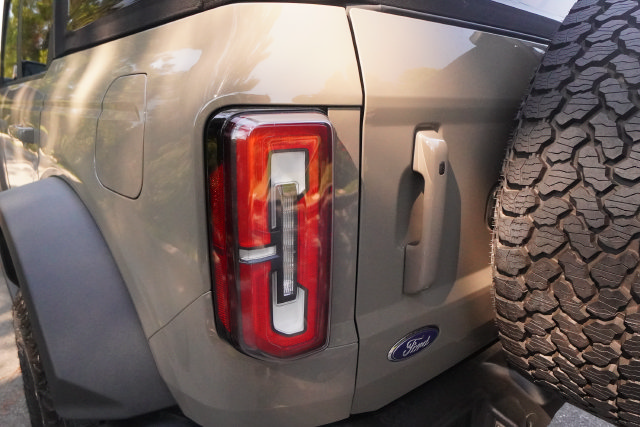Used 2025 Ford Bronco Outer Banks w/ Sasquatch Package AWD/4WD image 32