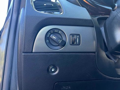 Used 2020 Dodge Durango R/T w/ Technology Group image 13