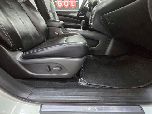 Used 2020 Nissan Pathfinder SL FWD image 20