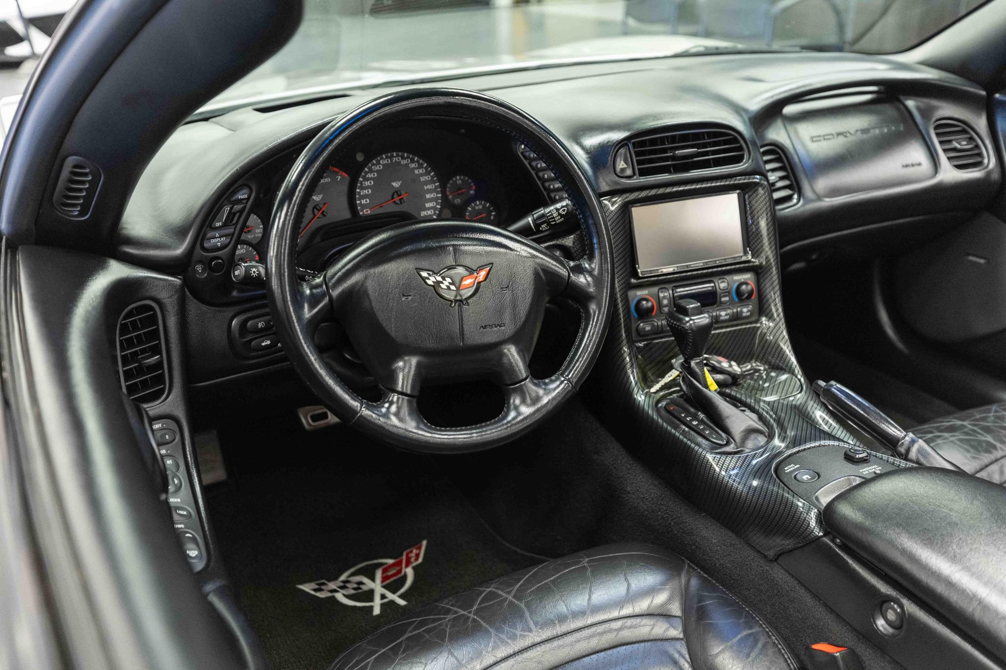 Used 2004 Chevrolet Corvette Convertible w/ Preferred Equipment Group RWD image 9