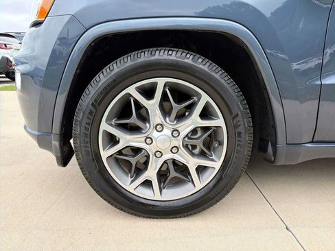 Used 2020 Jeep Grand Cherokee Overland AWD/4WD image 10