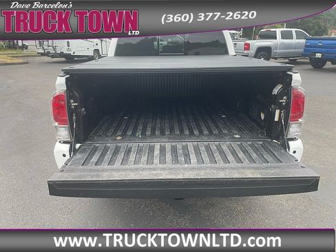 Used 2019 Toyota Tacoma Limited AWD/4WD image 5