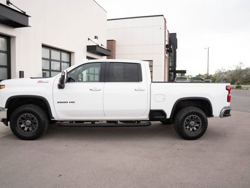 Used 2021 Chevrolet Silverado 3500 LTZ w/ LTZ Convenience Package AWD/4WD image 5