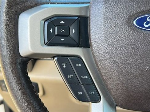 Certified 2019 Ford F150 Lariat image 24