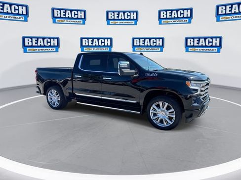 Used 2024 Chevrolet Silverado 1500 High Country w/ High Country Premium Package AWD/4WD image 2