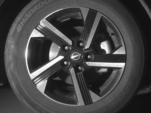 Used 2025 Nissan Sentra SV FWD image 16