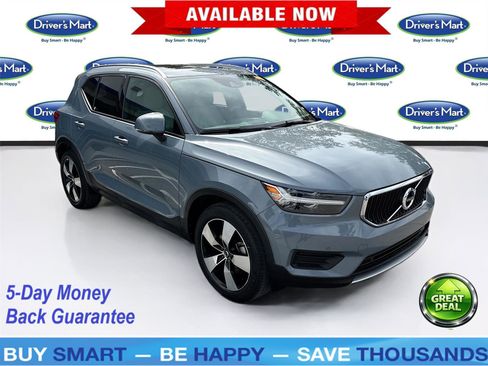Used 2020 Volvo XC40 T5 Momentum w/ Protection Package Premier image 1
