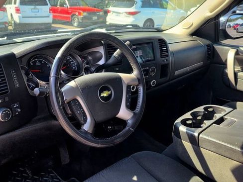 Used 2011 Chevrolet Silverado 1500 LT AWD/4WD image 12