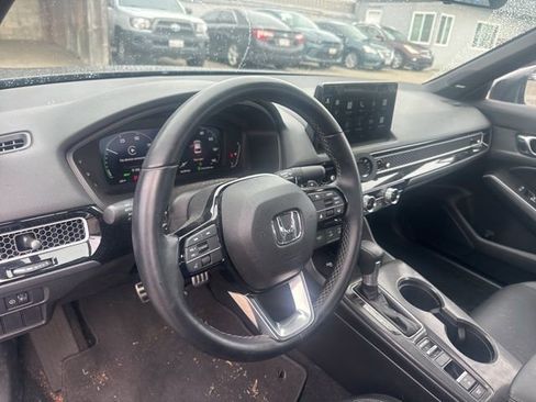 Used 2025 Honda Civic Sport image 10
