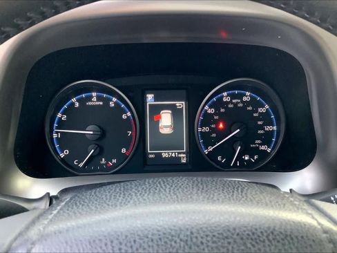 Used 2017 Toyota RAV4 XLE FWD image 25