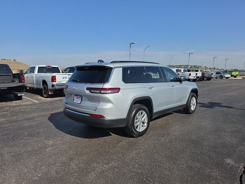 Used 2025 Jeep Grand Cherokee L Laredo w/ Luxury Tech Group I AWD/4WD image 5