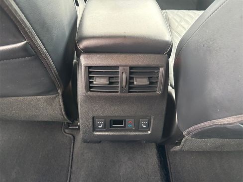 Used 2023 Mitsubishi Outlander SEL image 29