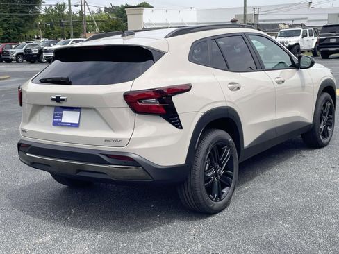 New 2026 Chevrolet Trax ACTIV FWD image 3