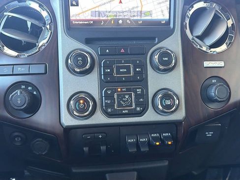 Used 2016 Ford F250 Lariat w/ Lariat Ultimate Package AWD/4WD image 12