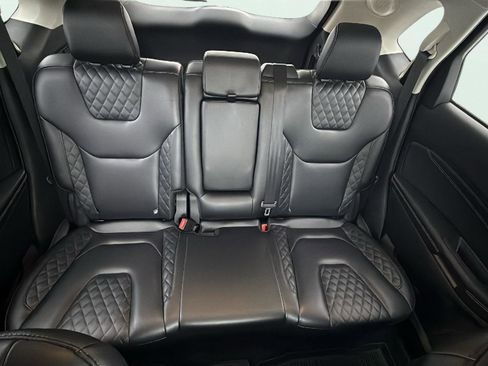 Used 2023 Ford Edge Titanium image 18
