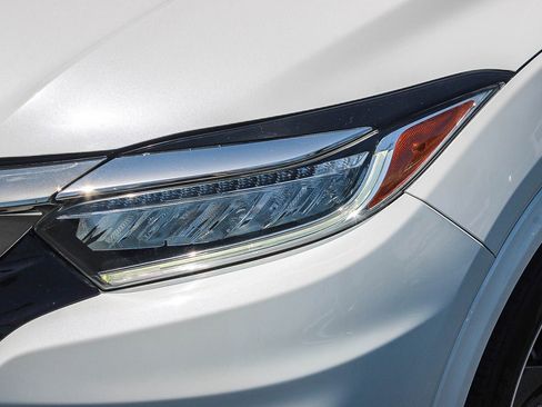 Used 2019 Honda HR-V Touring image 5