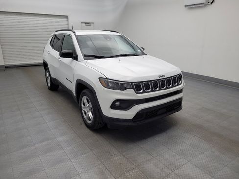 Used 2024 Jeep Compass Latitude image 13