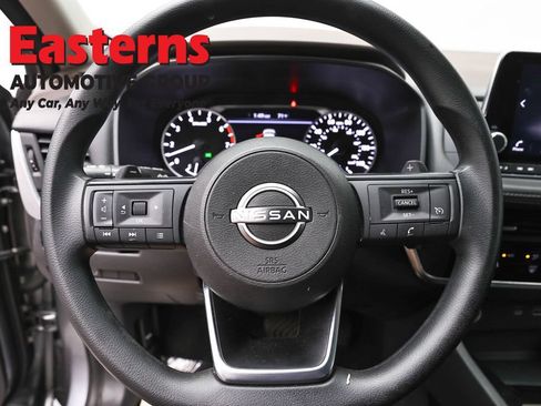 Used 2023 Nissan Rogue S AWD/4WD image 10