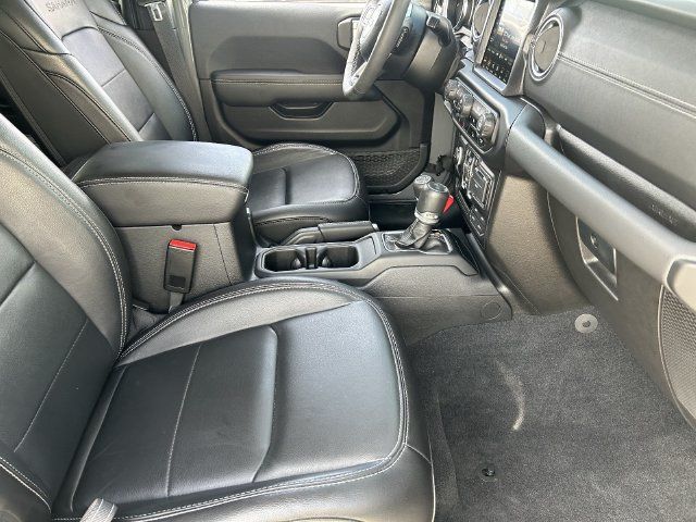 Used 2023 Jeep Wrangler Unlimited Sahara w/ Cold Weather Group AWD/4WD image 12