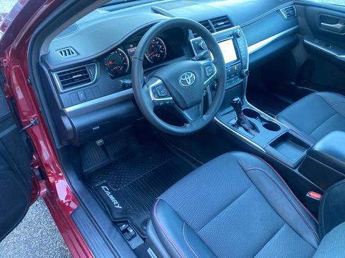 Used 2017 Toyota Camry SE image 22