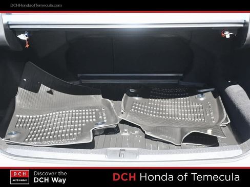 Used 2023 Toyota Crown Limited image 21