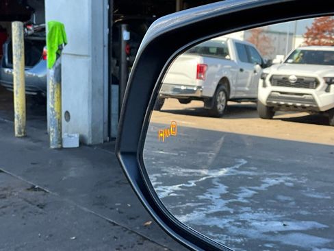 Used 2025 Toyota RAV4 XLE image 20