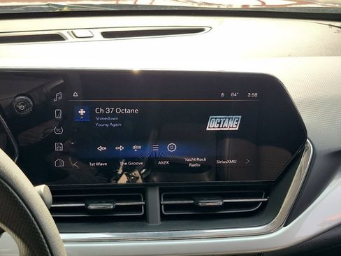 Used 2025 Chevrolet Trax LT FWD image 27