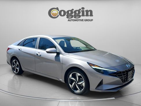 Certified 2023 Hyundai Elantra SEL w/ Convenience Package image 6