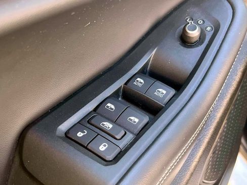 Used 2024 Jeep Grand Cherokee L Limited w/ Black Appearance Package AWD/4WD image 19