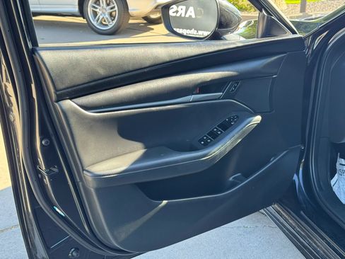 Used 2021 MAZDA MAZDA3 s FWD image 10