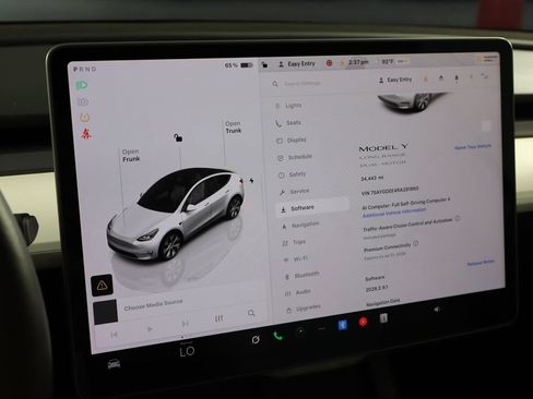 Used 2024 Tesla Model Y Long Range AWD/4WD image 29