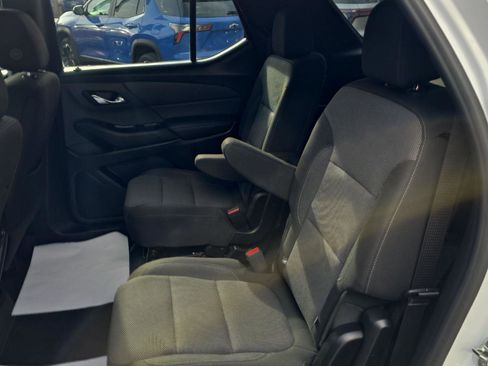 Used 2023 Chevrolet Traverse LT image 20
