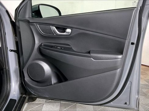 Used 2023 Hyundai Kona SE image 23