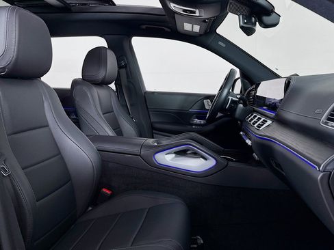 Certified 2025 Mercedes-Benz GLS 450 4MATIC image 8