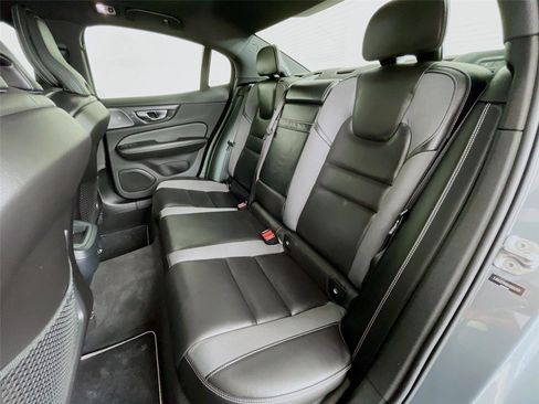 Used 2019 Volvo S60 T6 R-Design AWD/4WD image 28