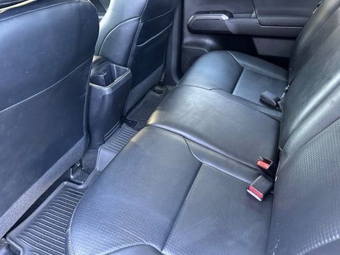 Used 2021 Toyota Tacoma TRD Off-Road w/ TRD Premium Off Road Package AWD/4WD image 11